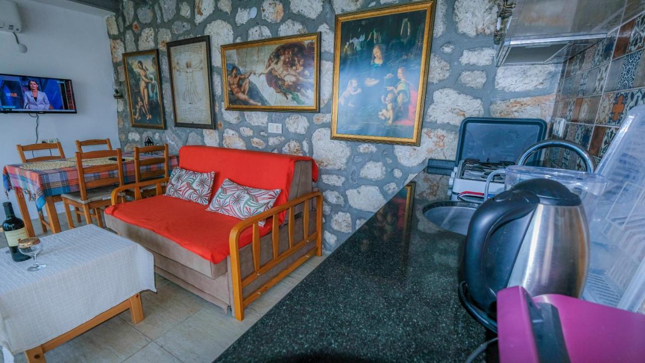 Teras Butik Apart Karaburun  Eksteriør bilde
